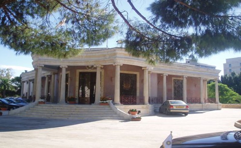 Здание городской администрации в Никосии