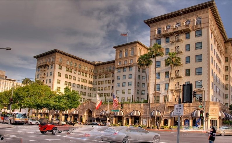 Отель Beverly Wilshire  в Лос Анджелесе, здесь жил Элвис Пресли